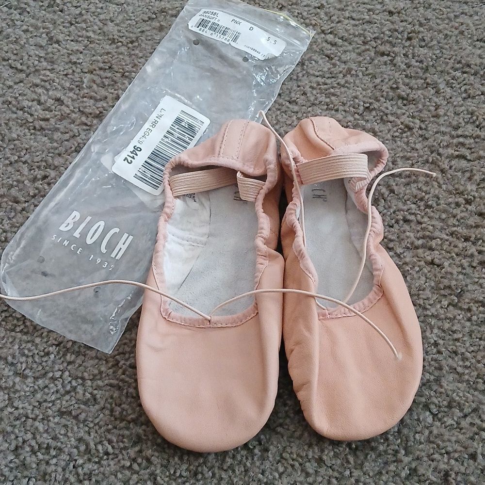 Bloch Dansoft II ballet shoes slippers  New  Sz 5.5D 6D